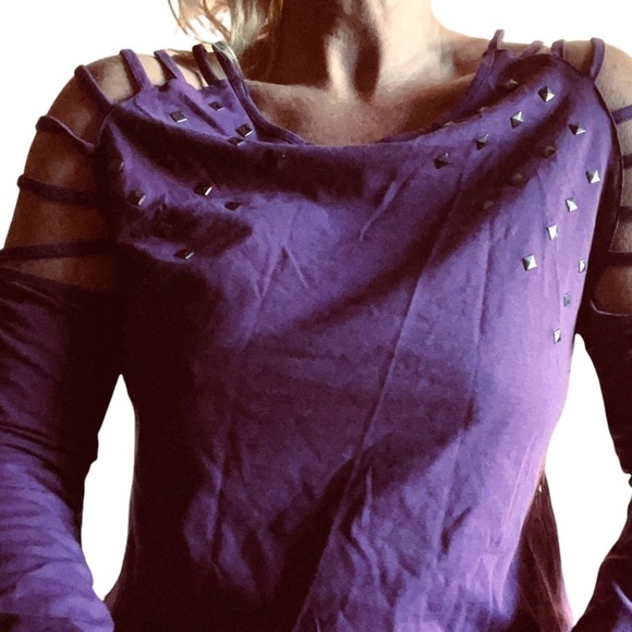 New Purple medium studded cutout top - Picture 2 of 10